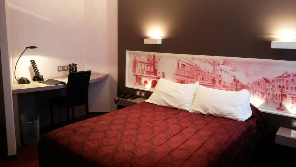 Hotel De La Cloche Dole Kamer foto